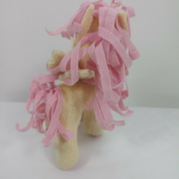 My Little Pony Friendship!! Fluttershy - Picture 9 of 15